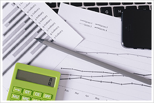 張り込みや尾行調査には特別な機材を使用します